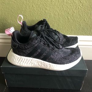 Adidas NMD R2 shoes